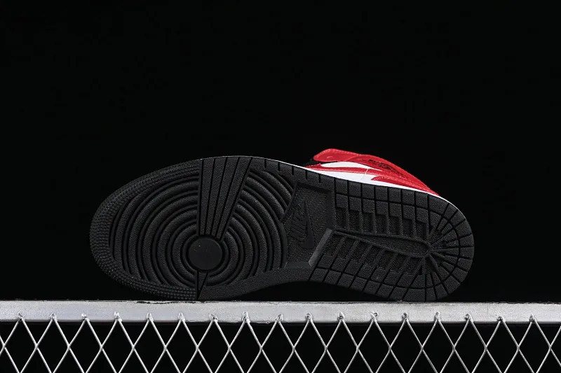 All categories Air Jordan Jordan series basketball shoes Air Jordan 1 Mid Air Jordan 1 Mid "Black Toe" AJ1 Joe 1 white black red Zhongbang basketball shoes BQ6472-160